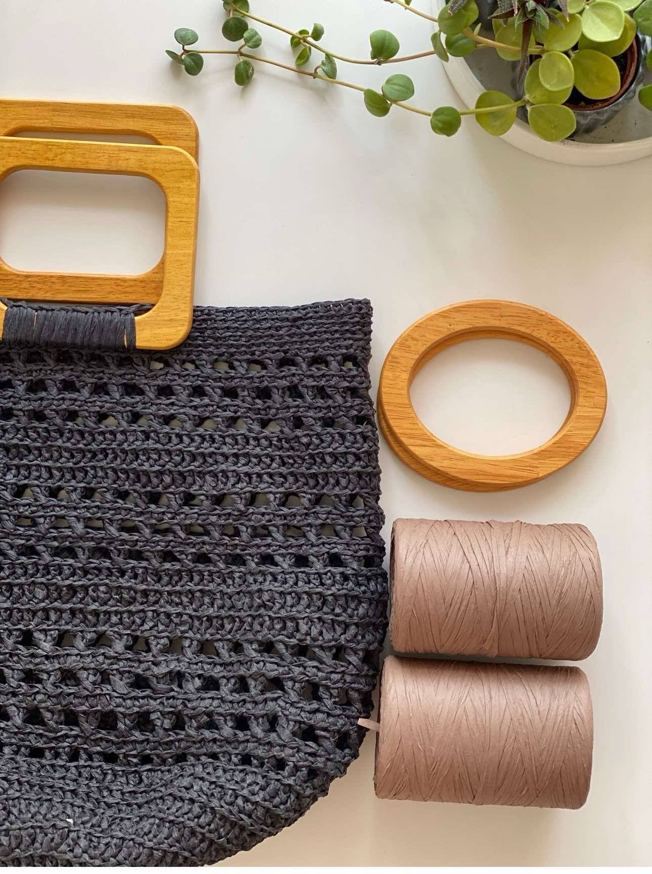 Raffia ribbons |