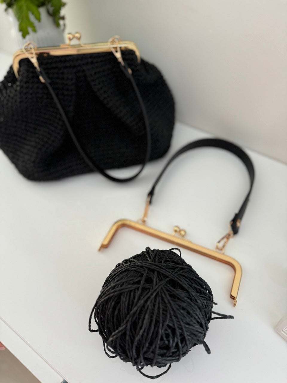 Juoda raffia virvutė |