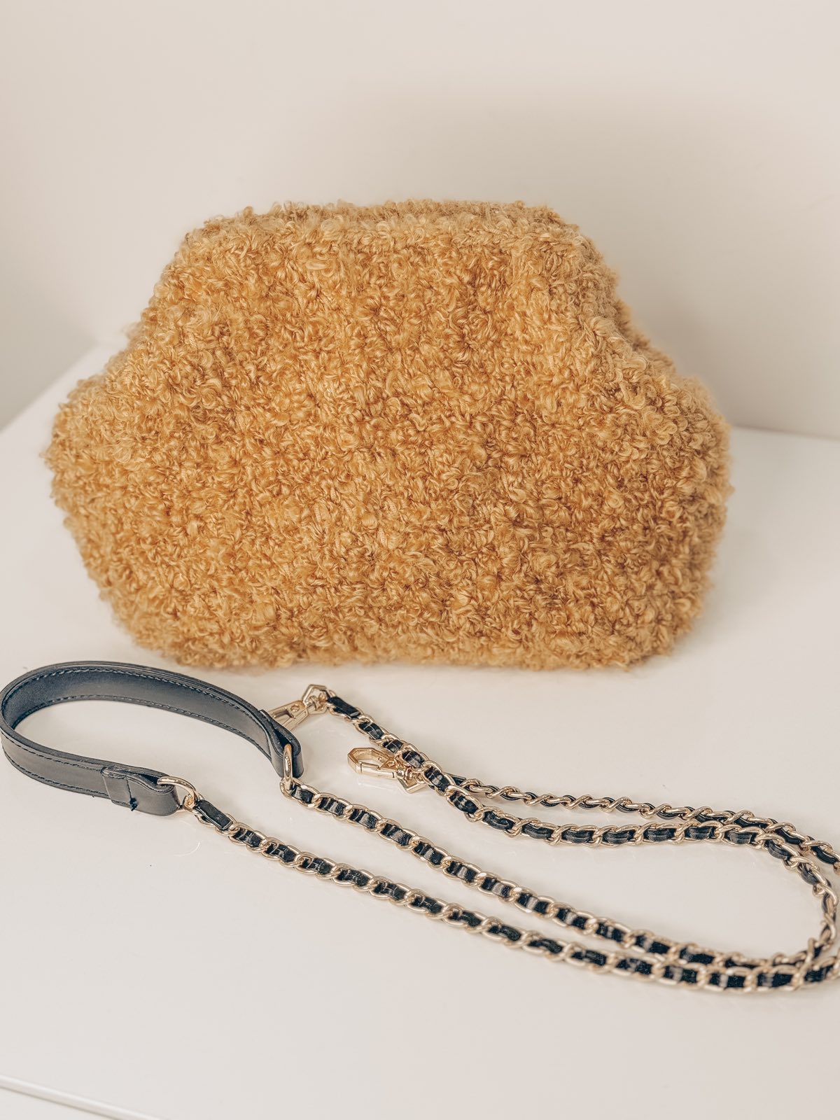 mezgtu rankiniu metaliniai tvirti uzsegimai