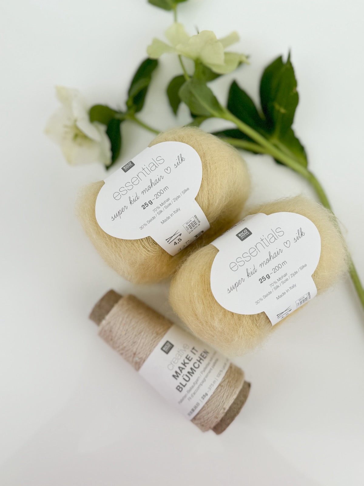 Essentials Super Kid Mohair Loves Silk siūlai | 047 Geltona