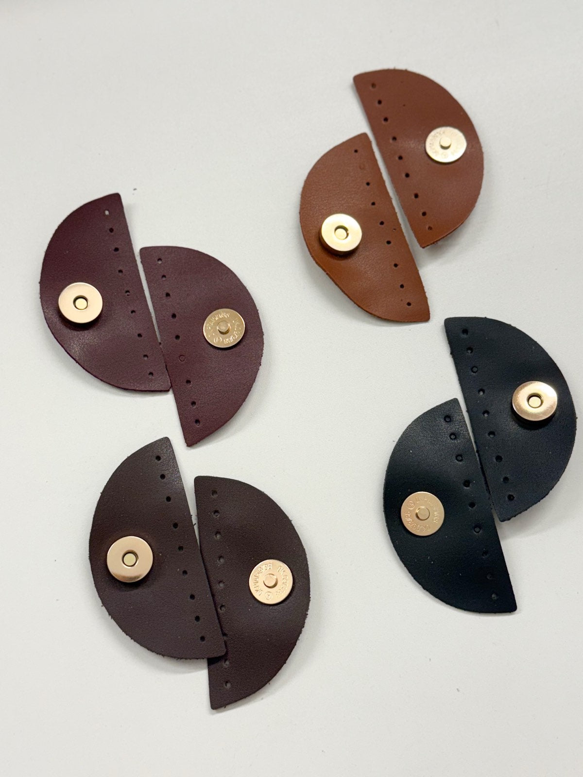 Prisiuvami eko odos užsegimai su magnetu